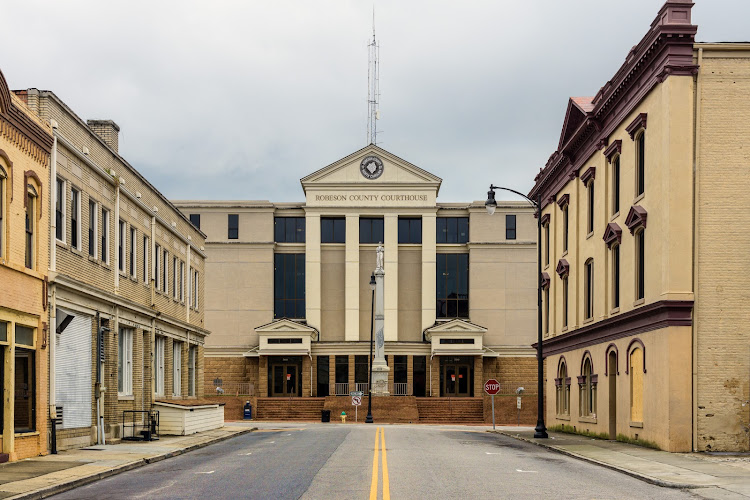 Robeson County Courthouse with Civil War memorial, Lumberton NC
