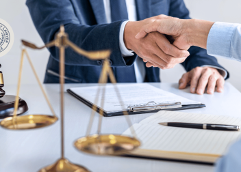 how to choose a personal injury lawyer