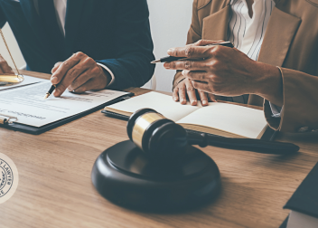 what does a personal injury lawyer do